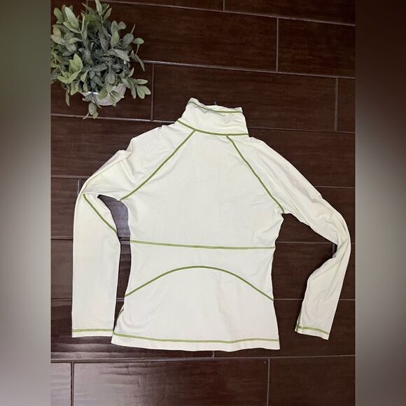 Athleta pale green running 1/4 zip long sleeved shirt sz small - Picture 5 of 8
